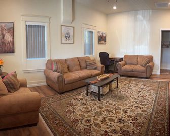 Quiet Apartment Close to Downtown Safford - Safford - Living room