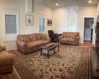 Quiet Apartment Close to Downtown Safford - Safford - Wohnzimmer