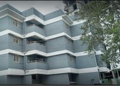 2bhk Service Apartment Hill View Pune 204 - Pune - Building