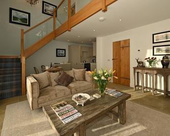 Oystercatcher - Converted luxury steading - Perth - Living room