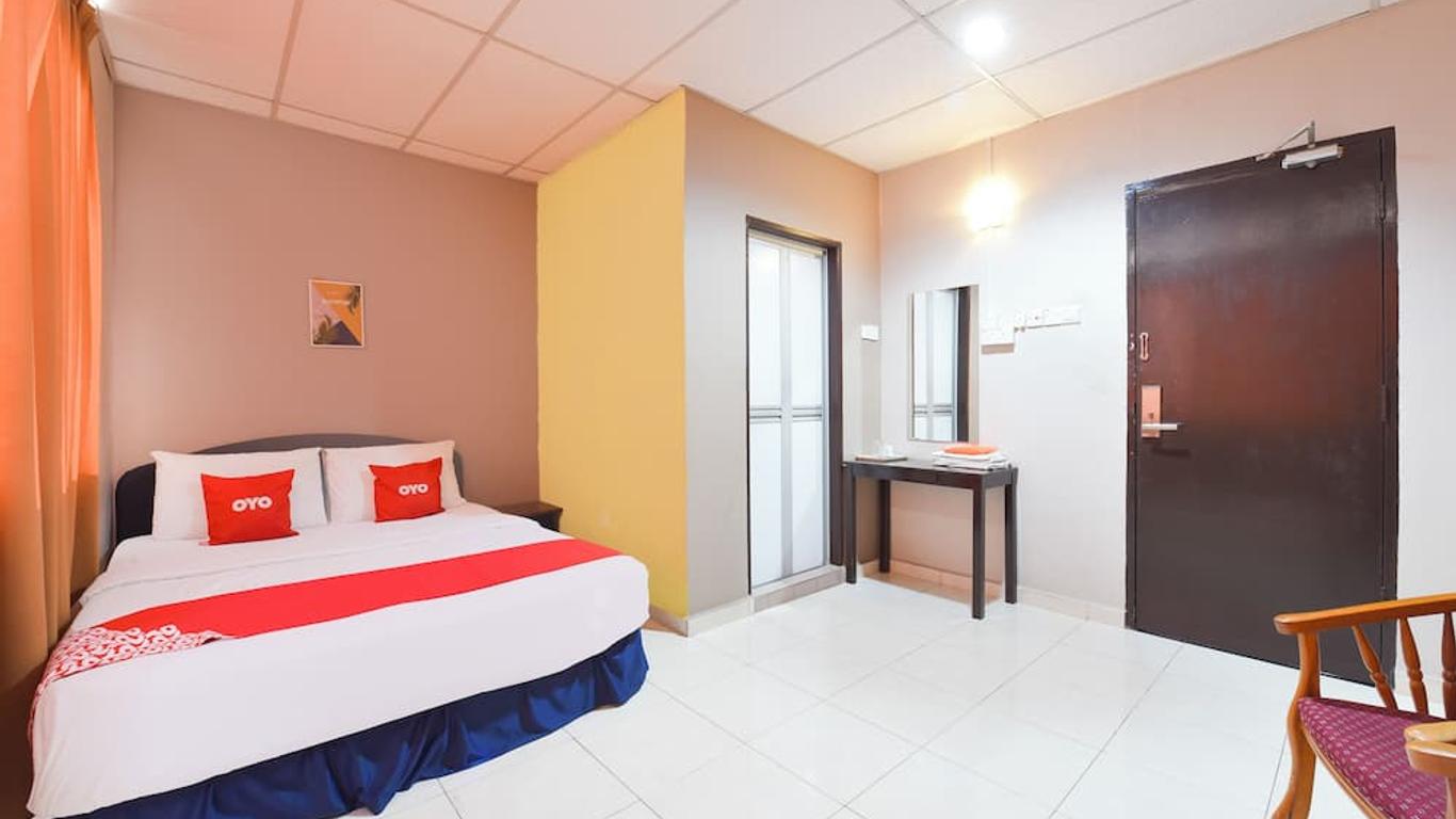 OYO 89588 Destiny Riverside Hotel