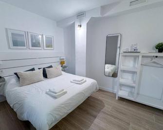 Zur Boutique Hostel - Fuengirola - Habitación