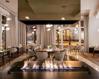 Grand Hotel Vilnius, Curio Collection by Hilton - Vilnius - Restaurant