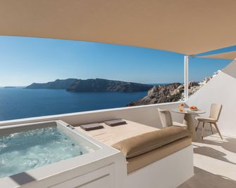 Art Maisons Aspaki Exclusive Suites - אויה - מרפסת