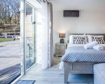 Suite 10 - Sleeping Giant Hotel - Pen Y Cae Inn - Brecon - Sovrum