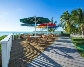 Cape Santa Maria Beach Resort & Villas - Seymour’s - Patio