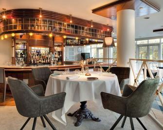 فيشي سيليستينز سبا أوتل - فيشي - بار