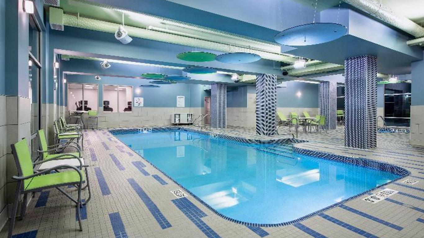 Hotel Kelowna & Conference Centre