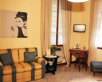 La Sosta Fuori Stazione Bed & Breakfast - Brescello - Living room