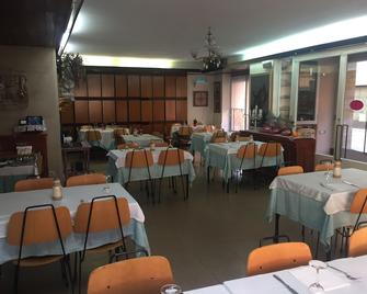 Hostal Victor - Oliana - Restaurante