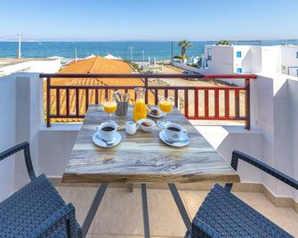 Laza Beach Inn Skala (Αγκίστρι) - Skala - Μπαλκόνι