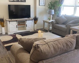 Enjoyable 2-bedroom apartment close to downtown and the hospital - Wabash - Huiskamer