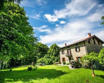 Piazzaga565 - Torno - Building