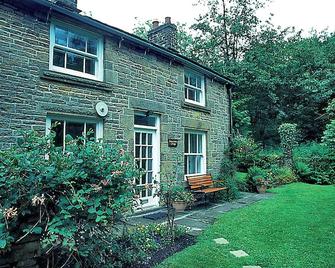 Drum And Monkey Cottage - High Peak - Building
