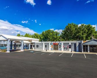 Quality Inn - Buffalo - Edificio
