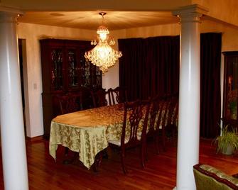 Château style luxury home - Mt Pocono - Dining room