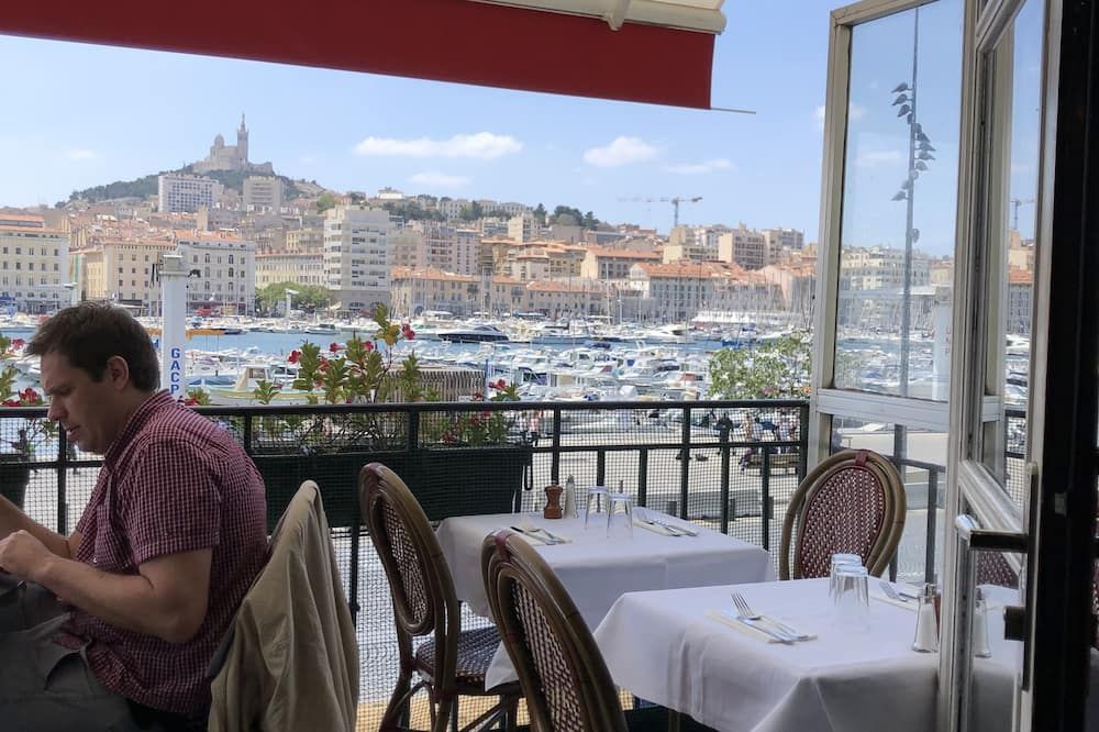 هوتل بيلفيو مارسي