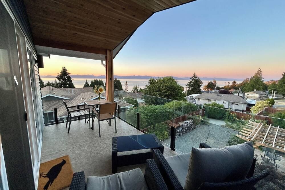 The Raven Haven Loft w/ Majestic Views & Nearby Neighbourhood Beaches - ננאימו - מרפסת