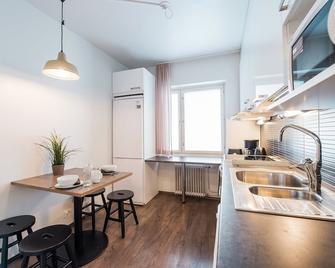 Forenom Serviced Apartments Helsinki Lapinlahdenkatu - Helsinki - Kitchen
