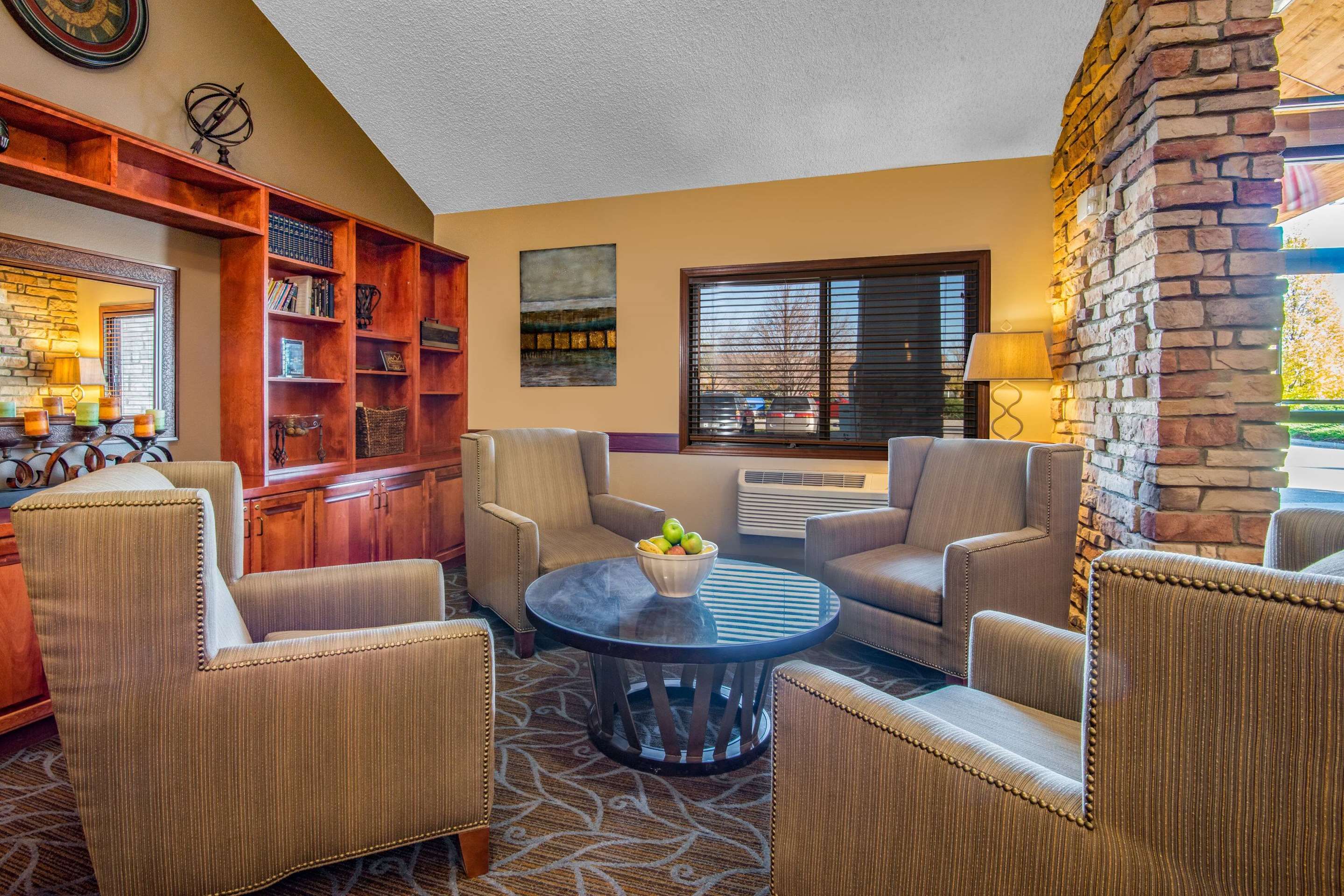 AmericInn by Wyndham Windsor Ft. Collins thumbnail 3
