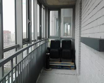 Spb Esenin Hostel - Saint Petersburg - Balcony