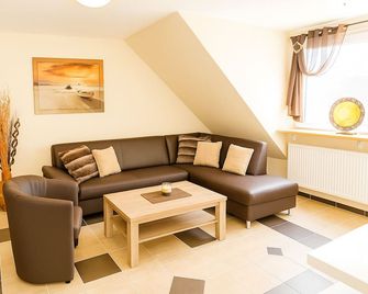 Nanis Hotel & Appartements - Steinhude - Sala de estar
