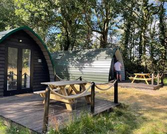 Nuthatch Cabin at Cloudshill Glade - Wareham - Patio