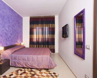 Hotel Massimino - Anguillara Sabazia - Camera da letto