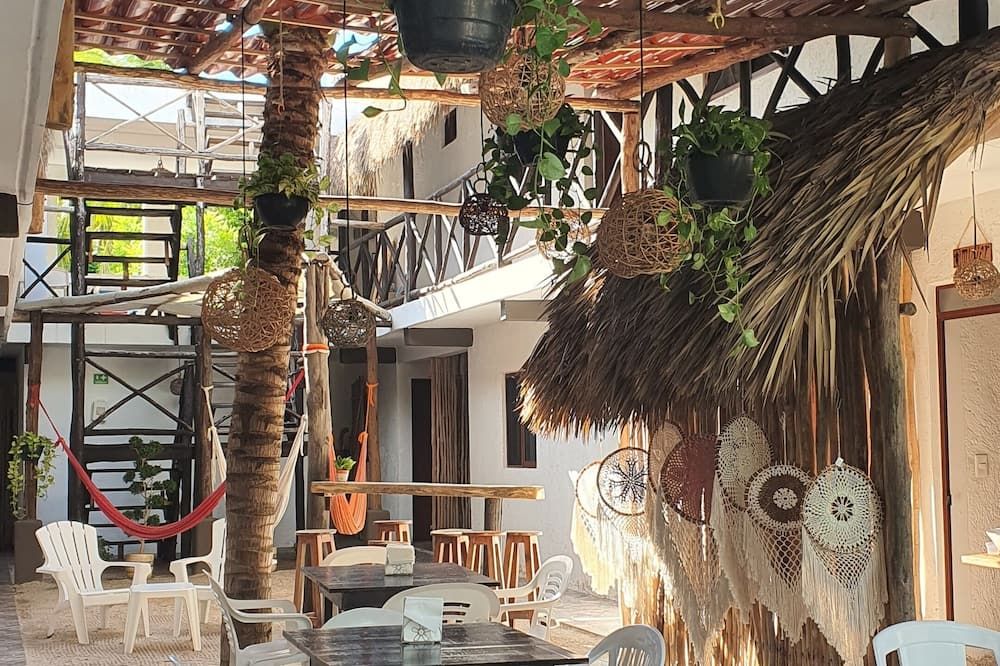 Hotelito El Cuyo - El Cuyo - Patio