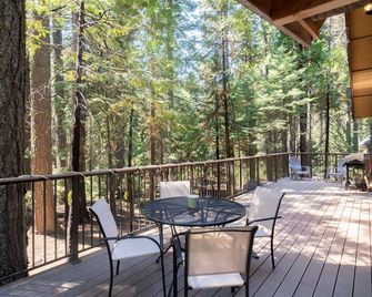 Pet and Family Friendly - Winter Wonderland - Arnold - Balcony