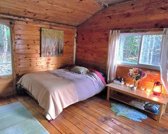 Charming Off- Grid cabin 5 min from the ocean in Midcoast Maine - Lincolnville - Sovrum