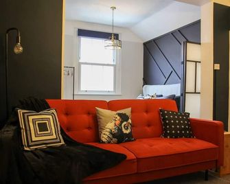 Studio-Sleeps 4-10 min H Potter-17 Min London - 沃特福德 - 客廳