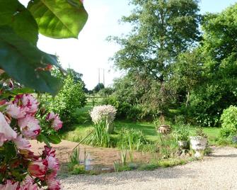 In The Heart Of Nature Small Gite For 2 To 6 People - Dissay-sous-Courcillon - Vista del exterior
