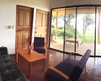 Ocean View Jungle Bungalow - San Juanillo - Sala de estar