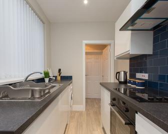 Townhouse @ Rose Street Stoke - Stoke-on-Trent - Kitchen