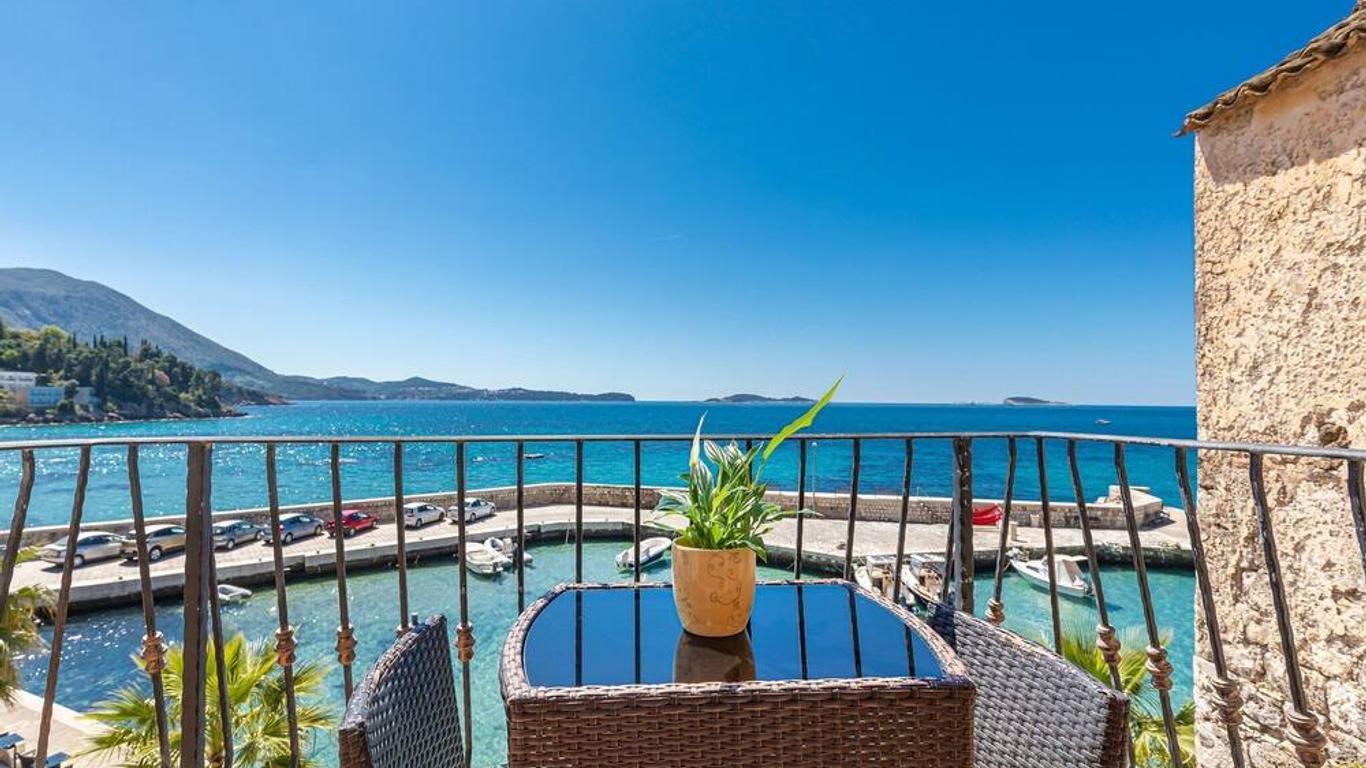 Villa Ana Apartments