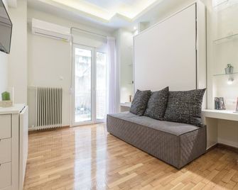 Cozy Flat with Terrace & Patio, next to Lycabettus - אתונה - סלון