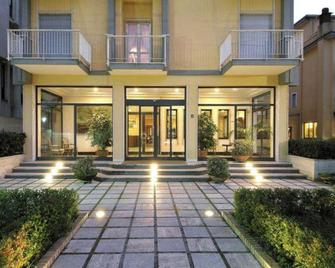 American Hotel - Pozzuoli - Edificio