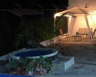 Villa Rubens, Casa familiar con piscina privada - Agua de Dios - Pool
