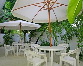 Thoddoo Ocean Front - Thoddoo - Patio