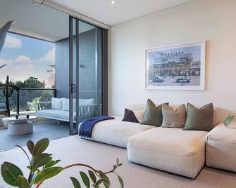 'Urban Lushscape' Riverside Retreat in Newstead - Brisbane - Salon