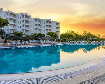 Olbios Marina Resort Hotel - Erdemli - Piscina