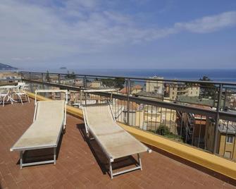 Hotel Tritone - Laigueglia - Balcón