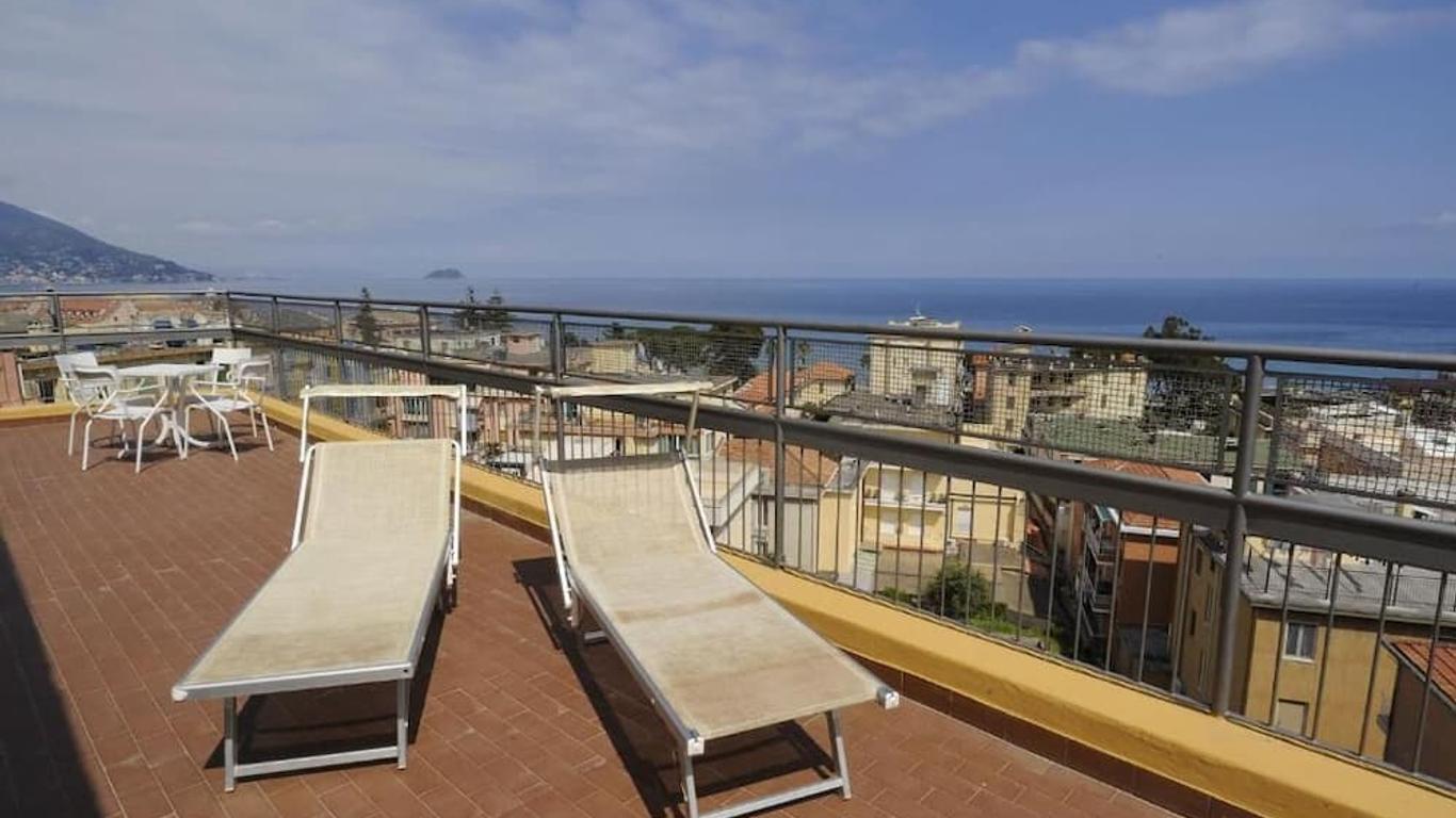 Hotel Tritone