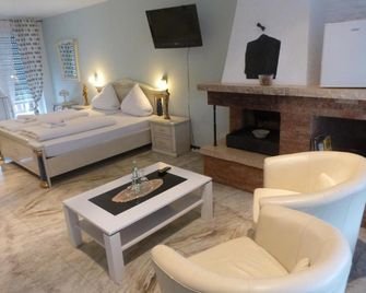 Winzergasthof zum Kellerstübchen - Mehring - Sala de estar