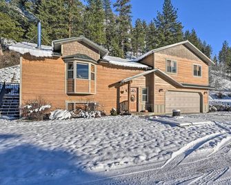 Peaceful Superior Home w/ Fire Pit & Mtn View - Superior - Edificio