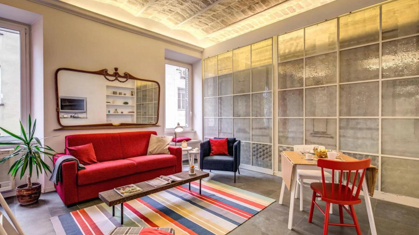 Aweshome - Colosseo Red Design