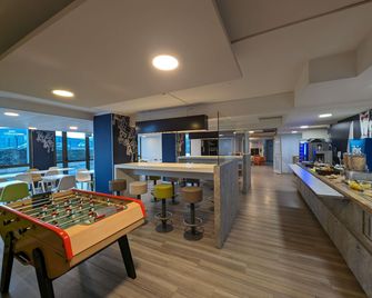 Ibis budget Clermont Ferrand le Brezet Aeroport - Clermont-Ferrand - Yemek odası