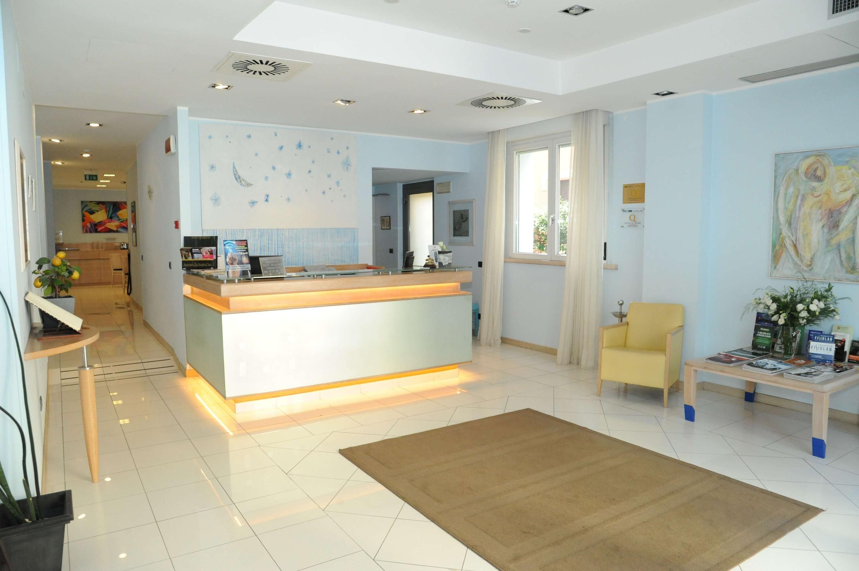 Hotel Chiaraluna - Civitanova Marche - Front desk