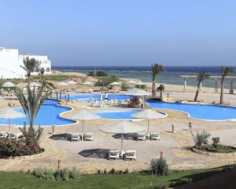 Three Corners Equinox Beach Resort - Port el Ghalib - Pool